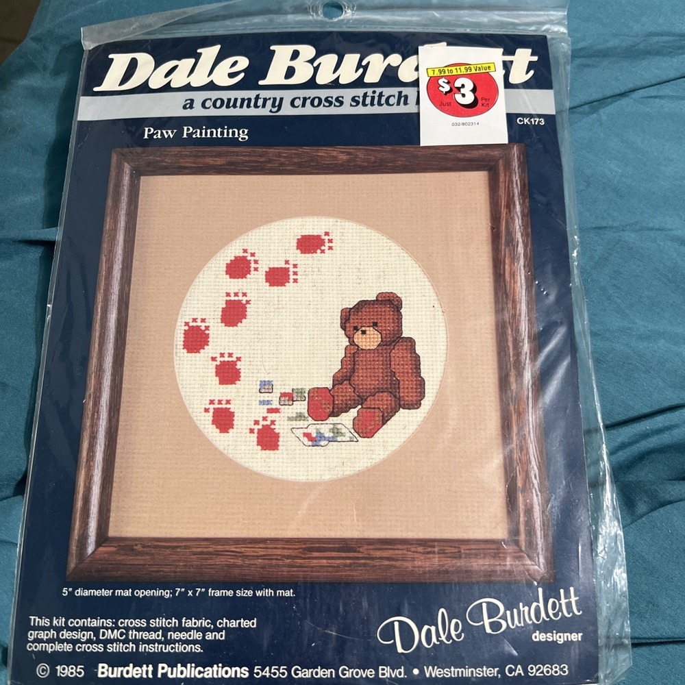 VINTAGE 1985 Dale Burdett Counted CrossStitch Kit "PAW PAINTING"ā CK173 5" New